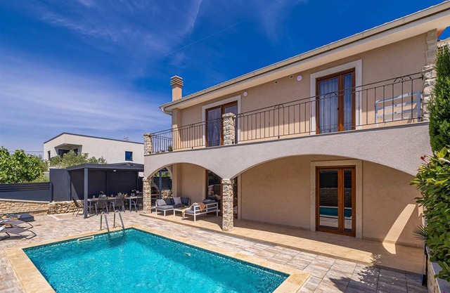 Casa vacacional Dijana con piscina