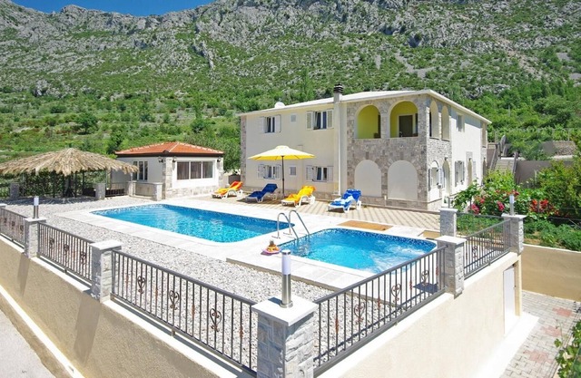 Casa de vacaciones Dragljane para 8 - 10 personas con 4 dormitorios - Casa de vacaciones