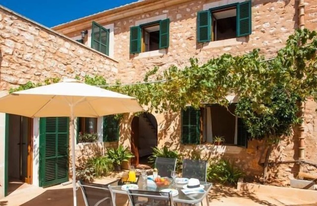 Holiday house Es Llombards for 1 - 6 persons with 3 bedrooms - Holiday home