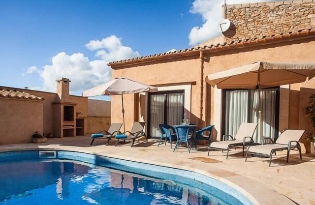 Holiday house Es Llombards for 1 - 4 persons with 3 bedrooms - Holiday home