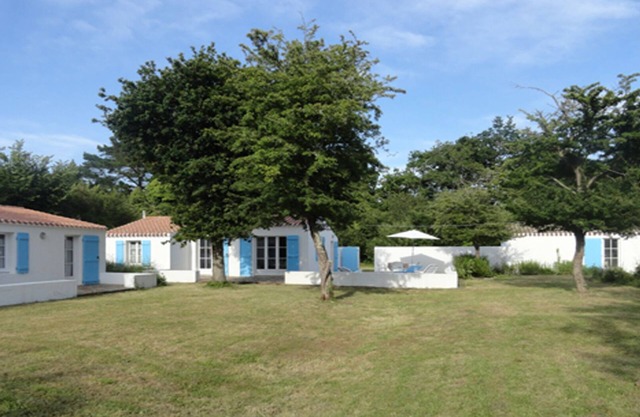 Casa de vacaciones en una zona tranquila entre St Sauveur y las playas.