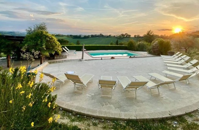 Casa de vacaciones Ponzano di Fermo para 22 - 28 personas con 13 dormitorios - Casa rural