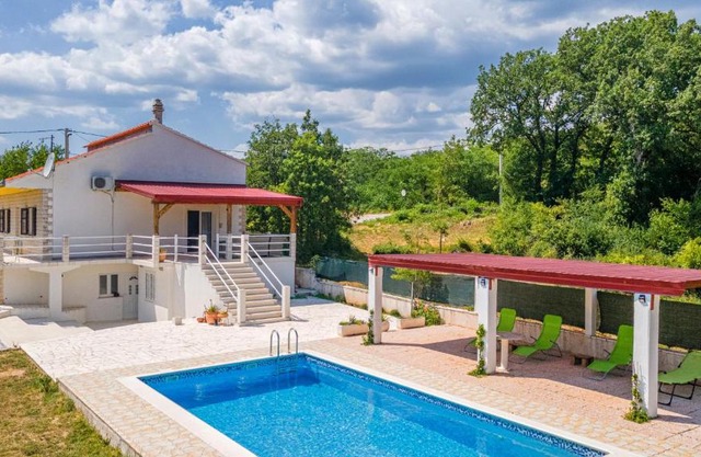 Holiday House Ivan