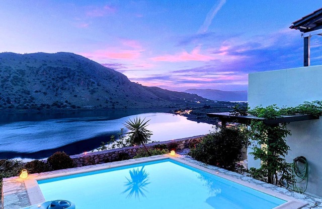 Holiday house Kourna for 1 - 8 persons with 3 bedrooms - Holiday home