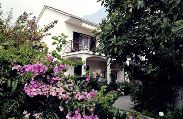Holiday House Maja