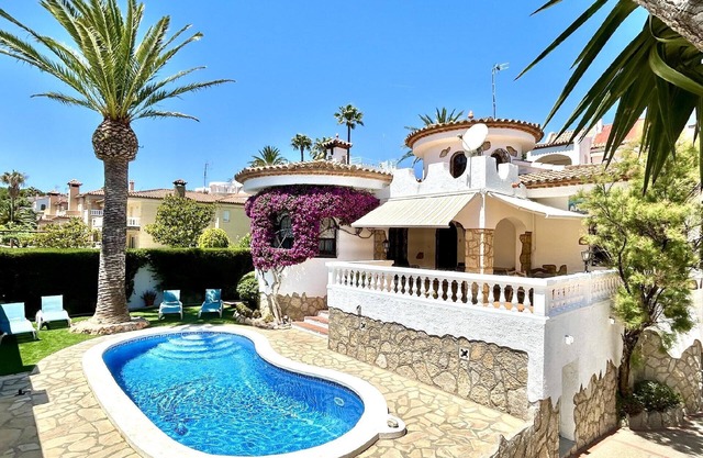 Holiday house Miami-Platja for 1 - 6 persons with 3 bedrooms - Holiday home