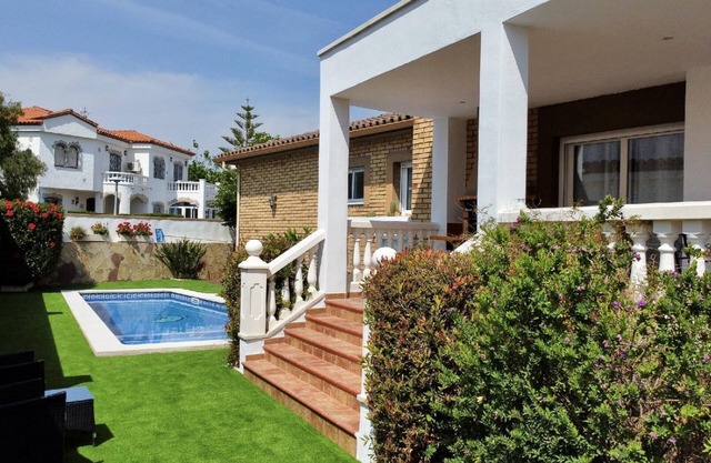 Holiday house Miami-Platja for 1 - 8 persons with 4 bedrooms - Holiday home