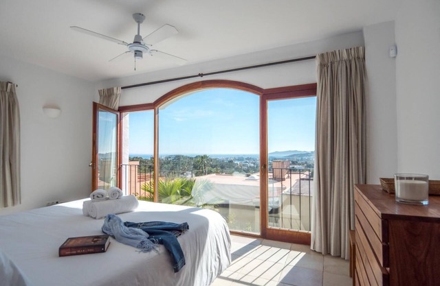 Holiday house Roca Llisa for 1 - 8 persons with 4 bedrooms - Holiday home
