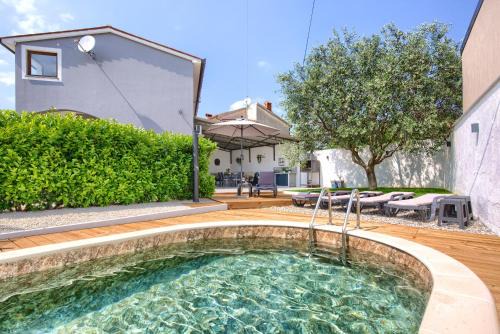 Holiday House Ulika near Pula - Pet Friendly