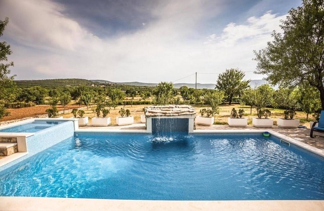 Casa de vacaciones con piscina Lećevica, Zagora (K-22829)