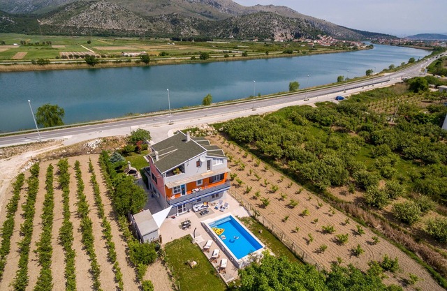 Casa de vacaciones con piscina Opuzen, Usce Neretve (K-8818)