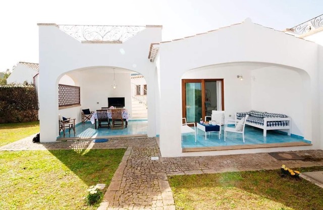 Casa de vacaciones con jardín a 400 metros de la playa de Porto Ainu