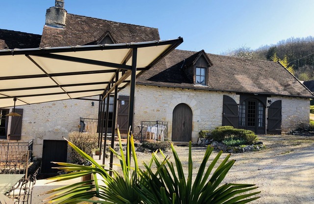 Casa de vacaciones con piscina climatizada cerca de Sarlat
