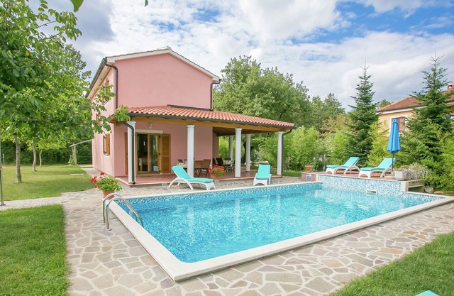 Villa moderna en Žminj, Croacia con Piscina