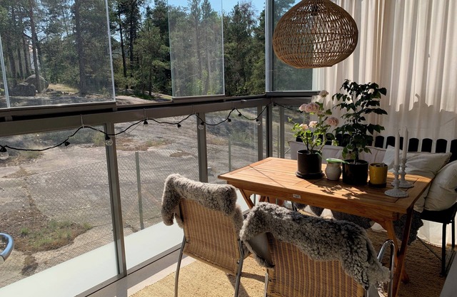 HOLIDAY-WE IN STHLM CLOSE TO BEAUTIFUL NATURE AND LAKE 10 MIN RIDE FROM CENTRE