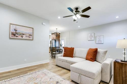 Holiday Inn 3 BR 2 and a half BA New