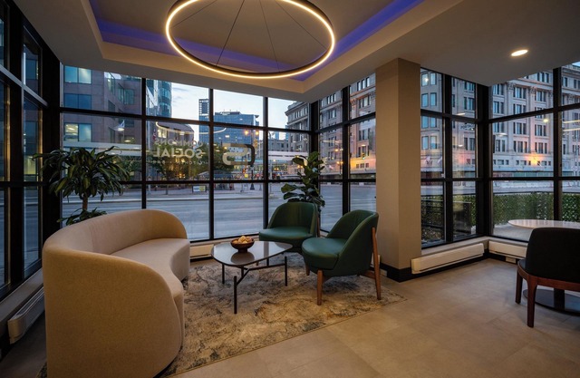 Holiday Inn and Suites Winnipeg Downtown by IHG