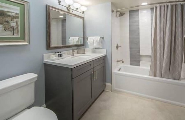 Holiday Inn Cape Canaveral Beach Resort-2-suite