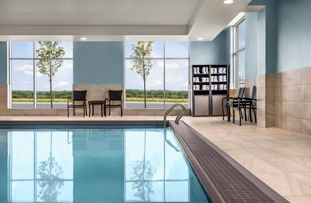 Holiday Inn Express Strathroy by IHG