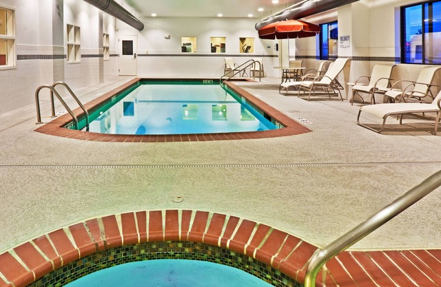 Holiday Inn Express Hotel & Suites Bartlesville by IHG