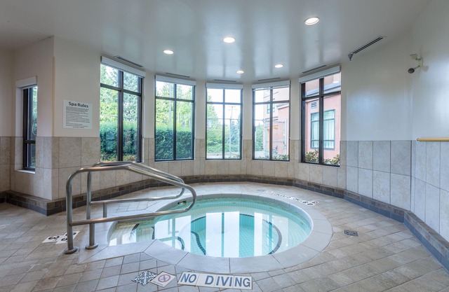 Holiday Inn Express Hotel & Suites Riverport Richmond by IHG