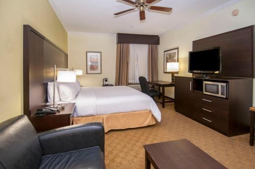 Holiday Inn Express Hotel & Suites Houston North Intercontinental by IHG
