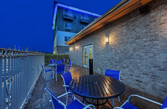 Holiday Inn Express Hotel & Suites Jenks by IHG