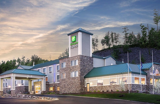 Holiday Inn Express Houghton-Keweenaw by IHG