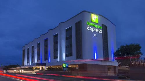 Holiday Inn Express Mexico- Toreo by IHG