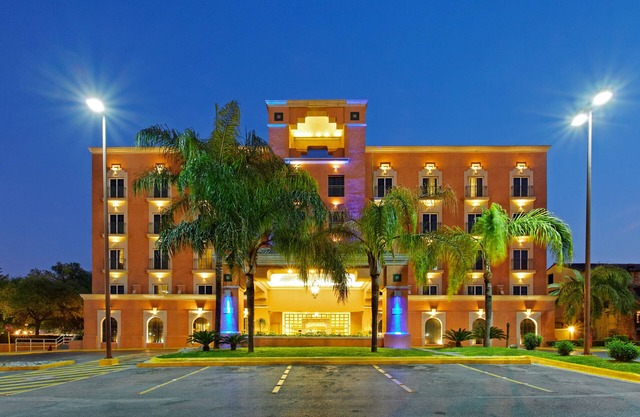 Holiday Inn Express Monterrey Galerias by IHG