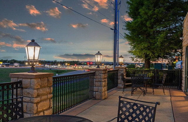 Holiday Inn Express & Suites Tulsa S Broken Arrow Hwy 51 by IHG