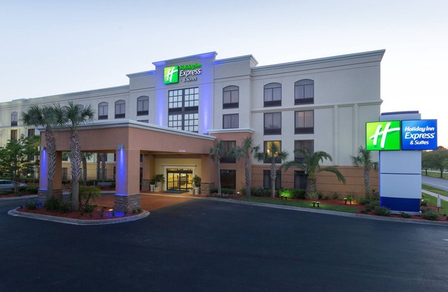 Holiday Inn Express & Suites Jacksonville Airport by IHG
