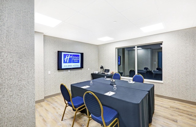 Holiday Inn Express & Suites Woodstock South by IHG
