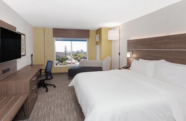 Holiday Inn Express & Suites Downtown Ottawa East by IHG