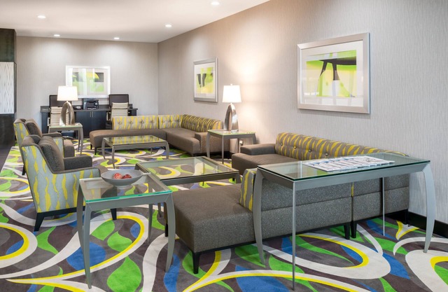 Holiday Inn Express & Suites Norman by IHG