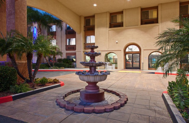 Holiday Inn Express Temecula by IHG