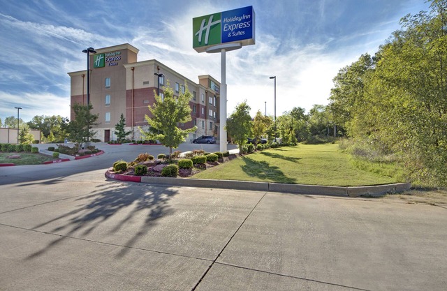 Holiday Inn Express & Suites Oklahoma City North by IHG