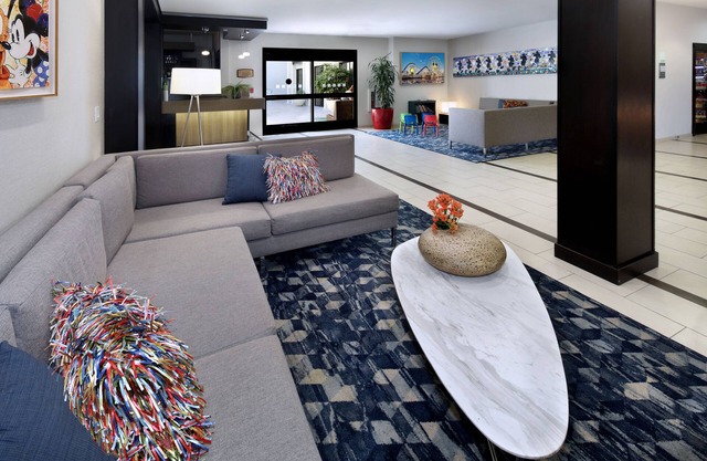 Holiday Inn Hotel & Suites Anaheim by IHG