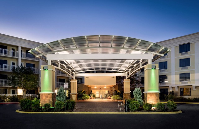 Holiday Inn Hotel & Suites Atlanta Airport-North by IHG