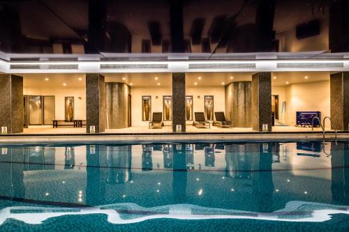 Holiday Inn London Kensington High St. by IHG