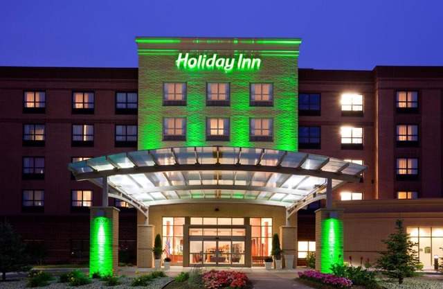 Holiday Inn Madison at The American Center by IHG