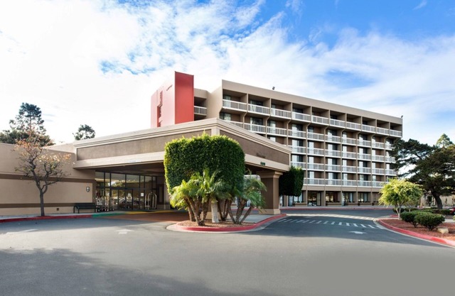 Holiday Inn Oxnard North by IHG