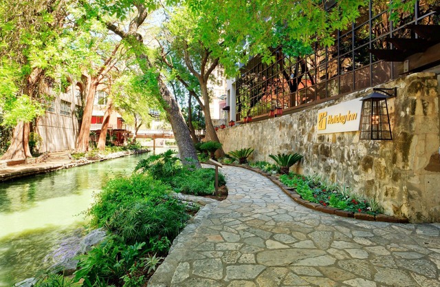 Holiday Inn San Antonio - Riverwalk by IHG