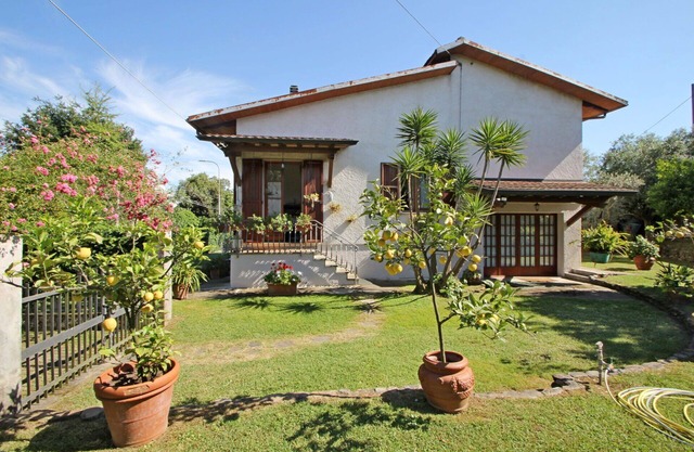 Vacation Home en Capanne-prato-cinquale con 2 habitaciones, capacidad 5