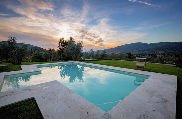 Casa vacacional en la montaña en Castiglion, Fiorentino con piscina
