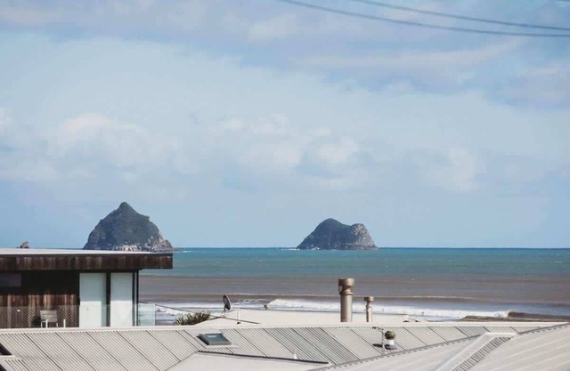 Holiday on Hamblyn - 2 BR home near Fitzroy Beach