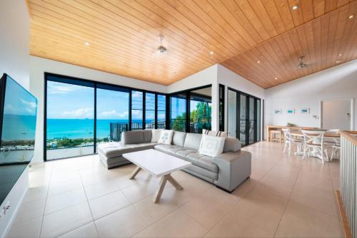 Holiday on The Horizon Airlie Beach Holiday Home