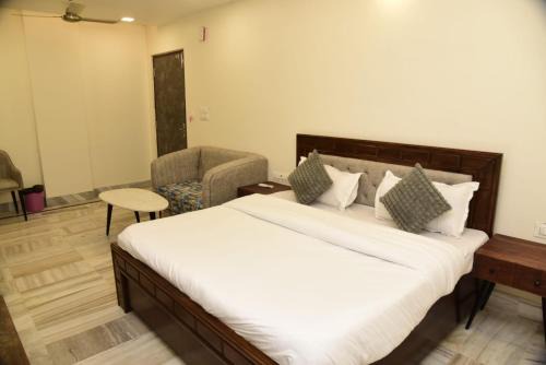 Holiday Out Hotel