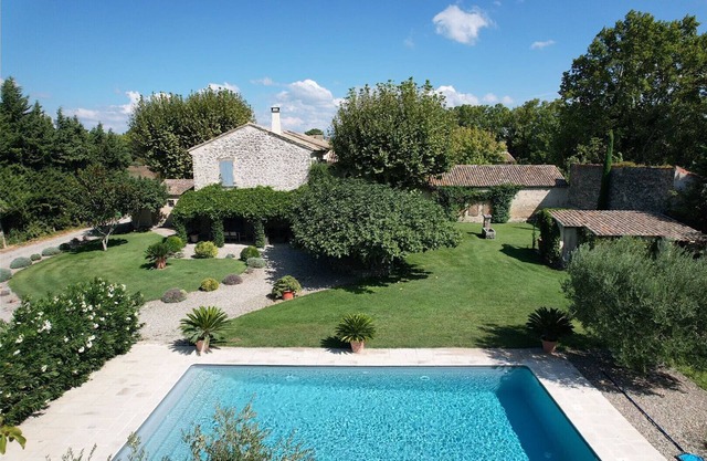 Hermosa casa de campo provenzal cerca de Aviñón y Isle sur la Sorgue