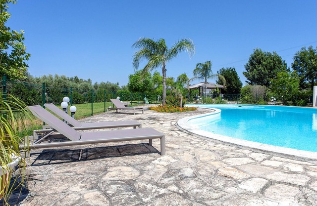 Villa de vacaciones en alquiler con gran piscina privada, 5 dormitorios y 4 baños m550